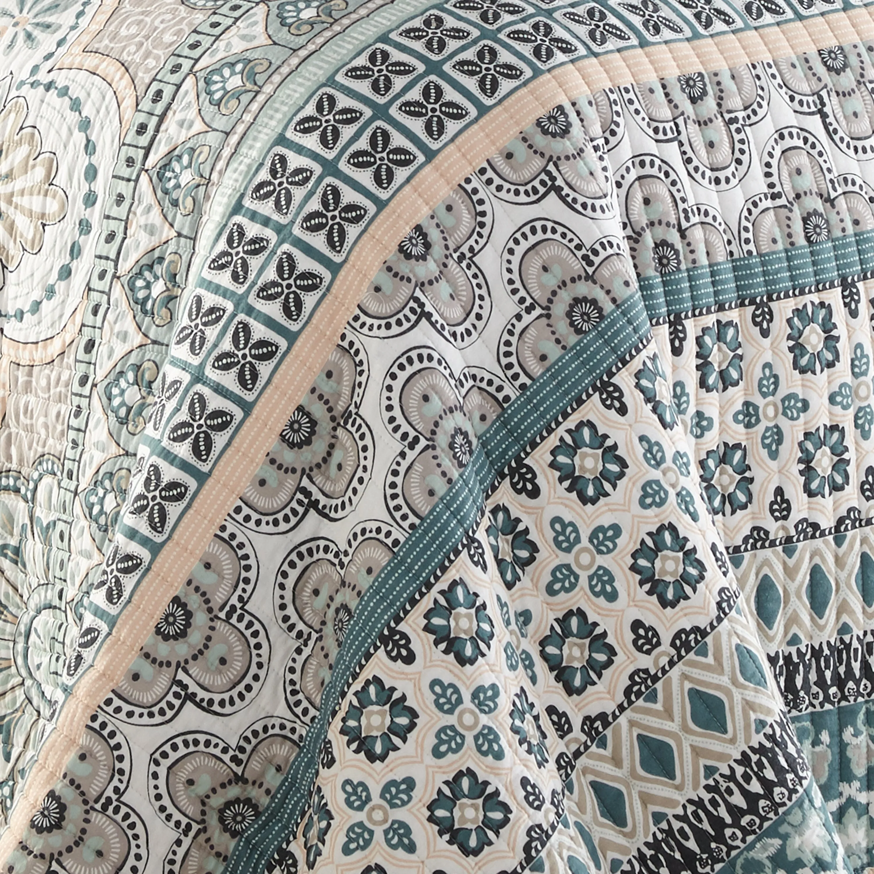 Addie Quilt Set