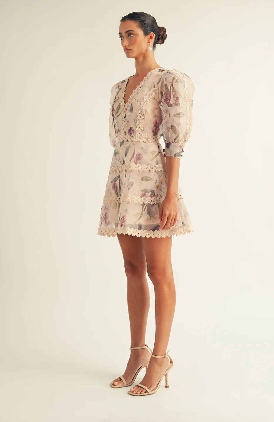 ALKIA FLORAL MINI DRESS IN NUDE