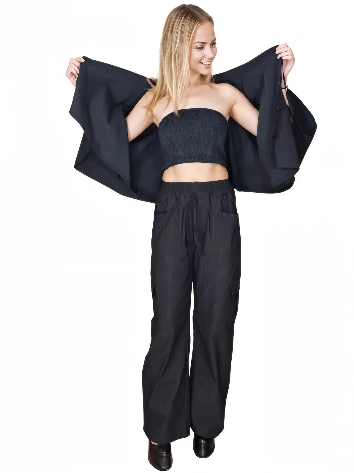 Black Oversized Cropped Hoodie – Stretchy, Cozy & Effortlessly Stylish