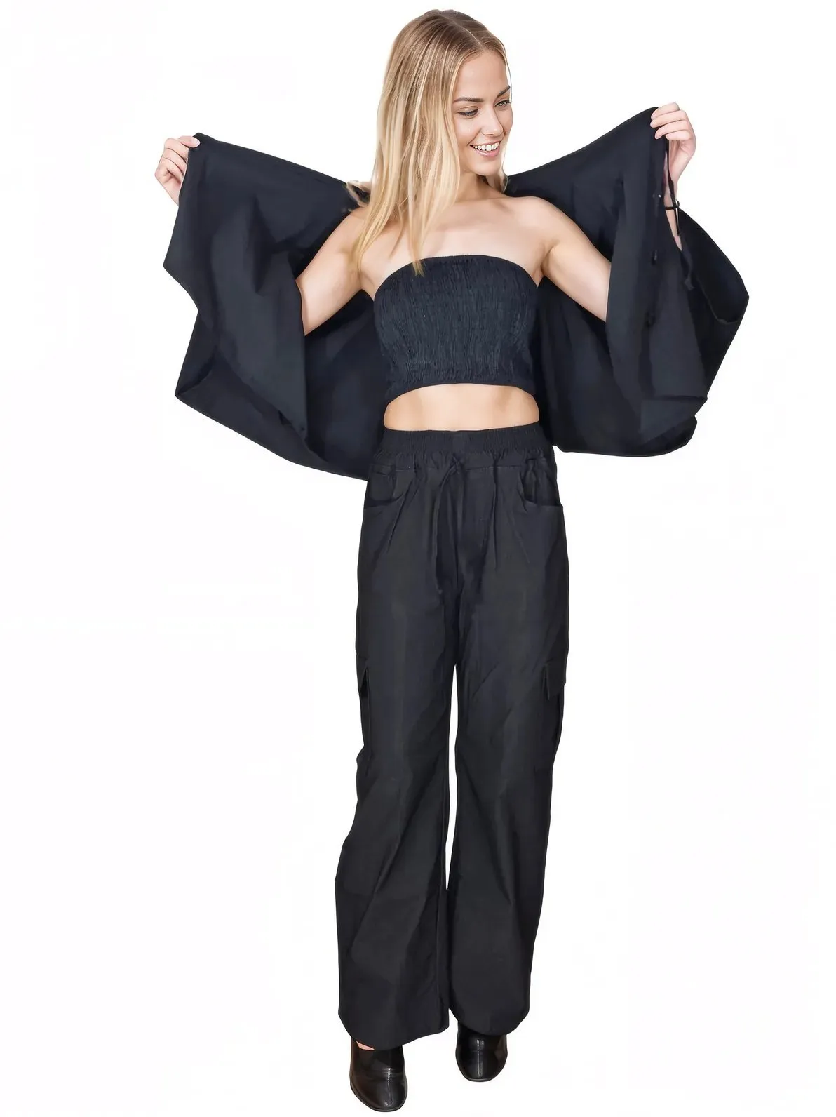 Black Oversized Cropped Hoodie – Stretchy, Cozy & Effortlessly Stylish