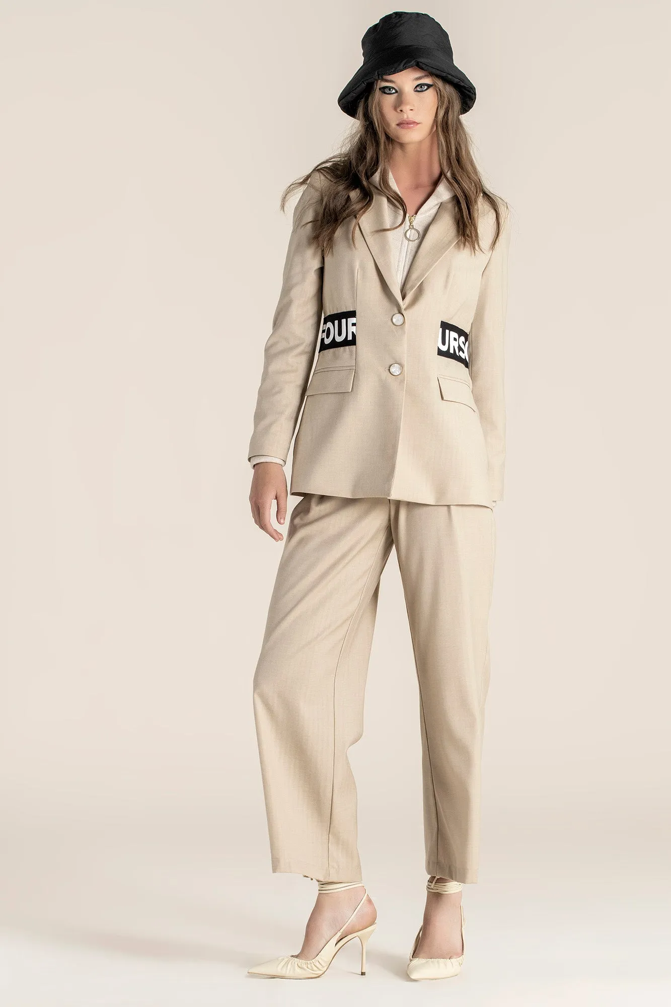 CLASSIC BLAZER