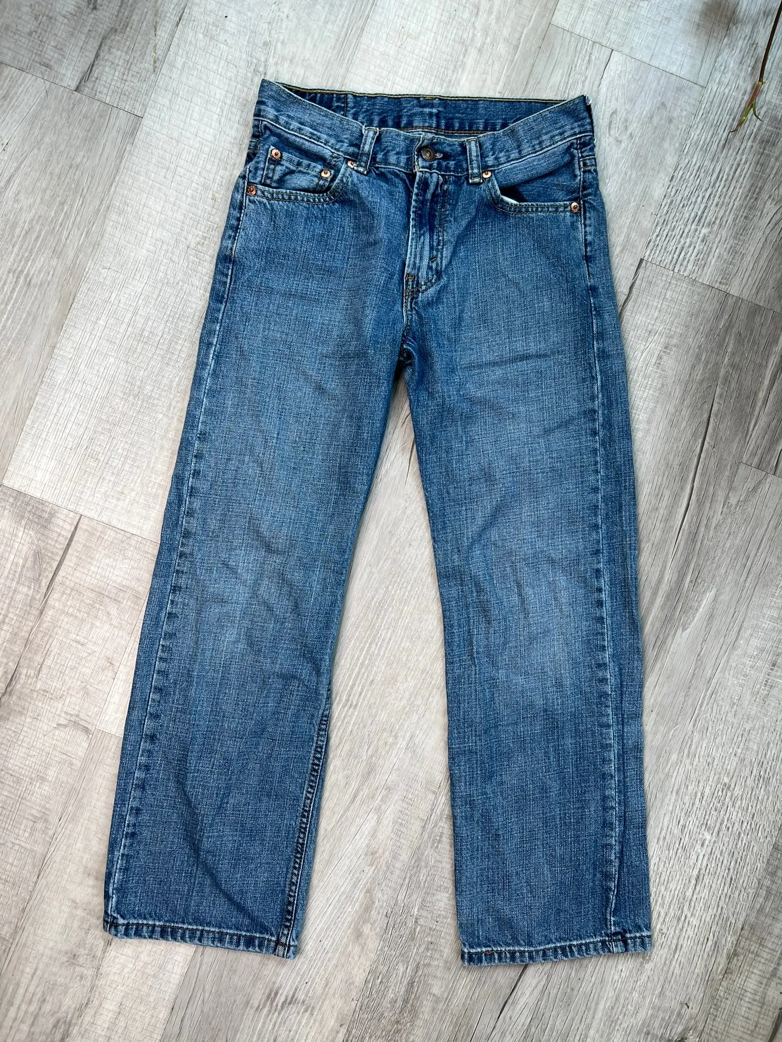 Levi's 550 Medium Wash Straight Fit Jeans