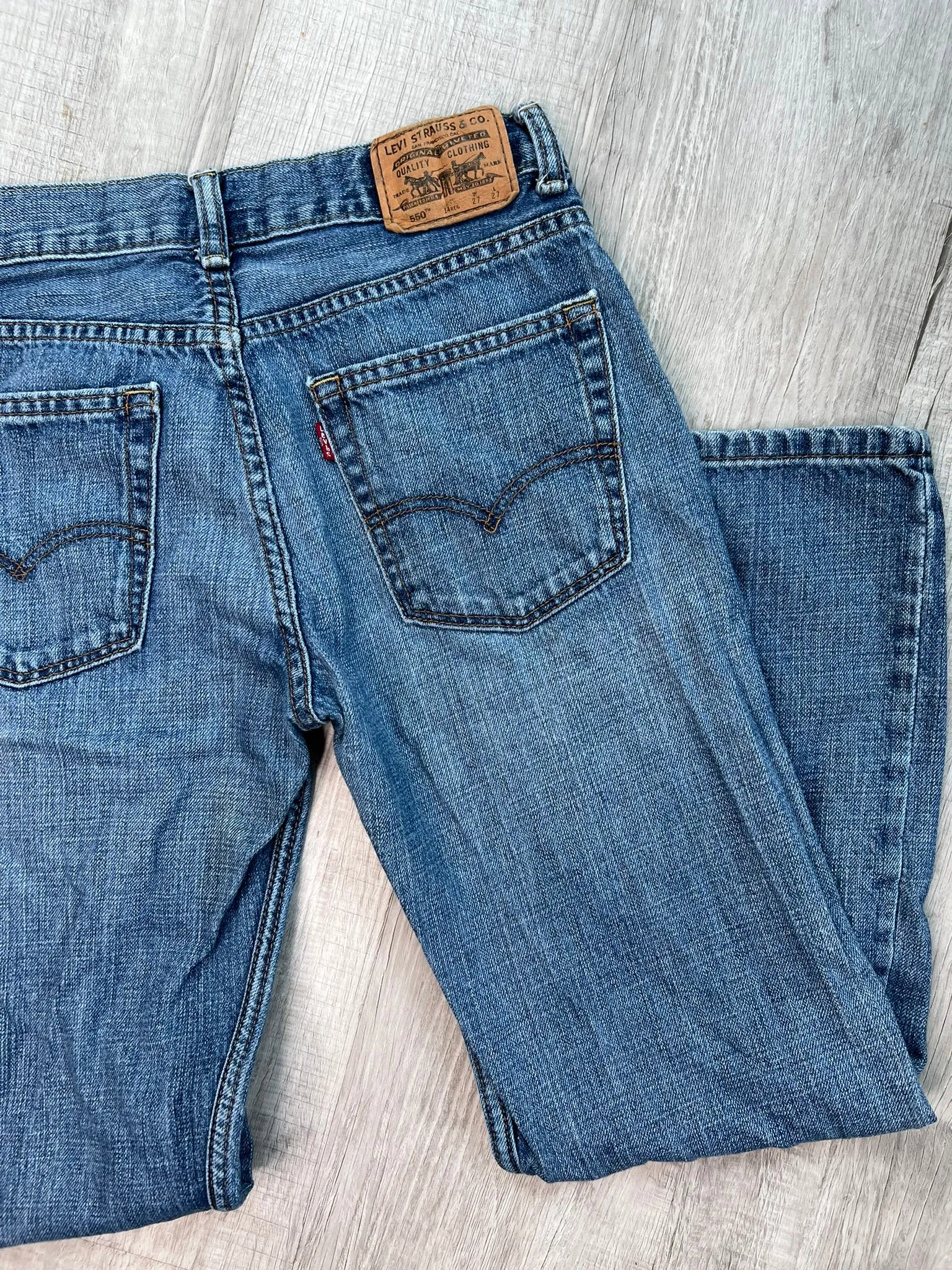 Levi's 550 Medium Wash Straight Fit Jeans