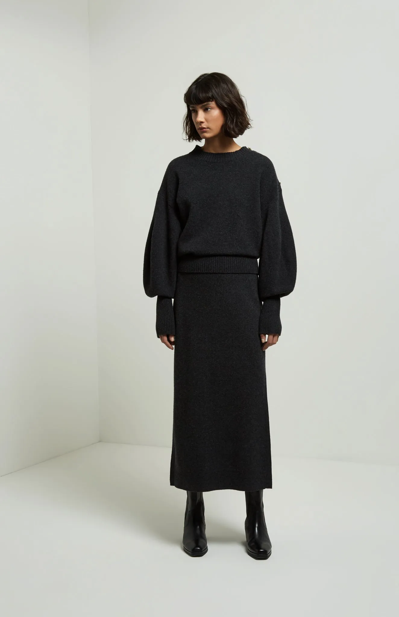 Long Relaxed Fit Skirt In Charcoal