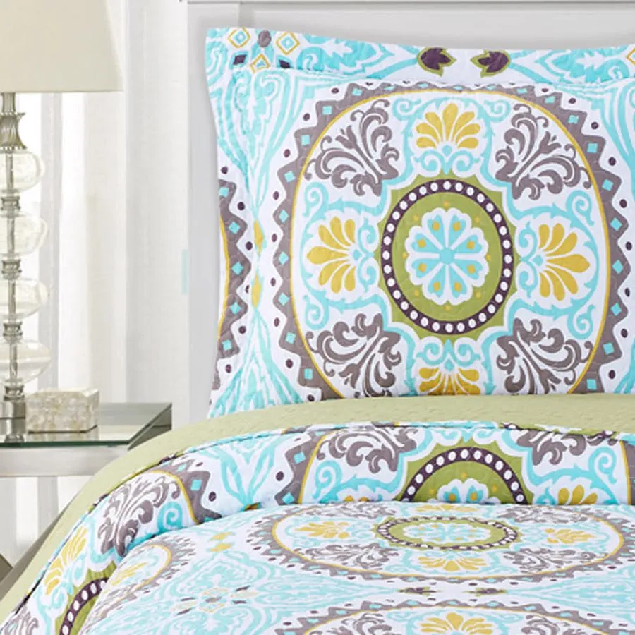 Nyah Reversible Floral Printed Quilt Set
