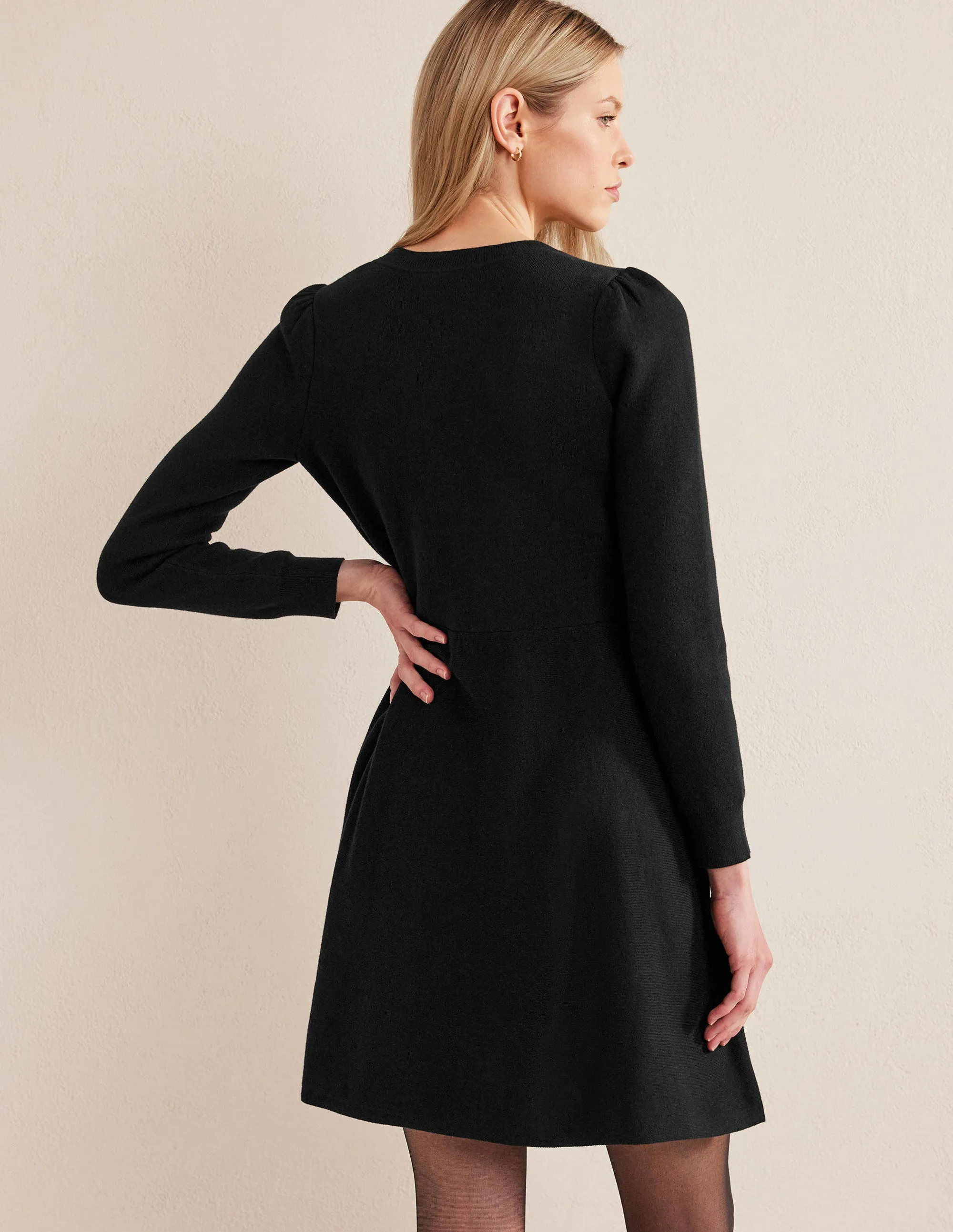 Relaxed Knitted Mini Dress-Black