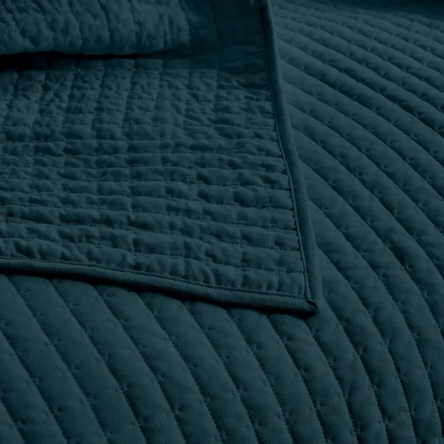 Wonderful 100% Cotton Jersey Detailed Channel Stitch All-Season 3-Piece Reversible Quilt Set