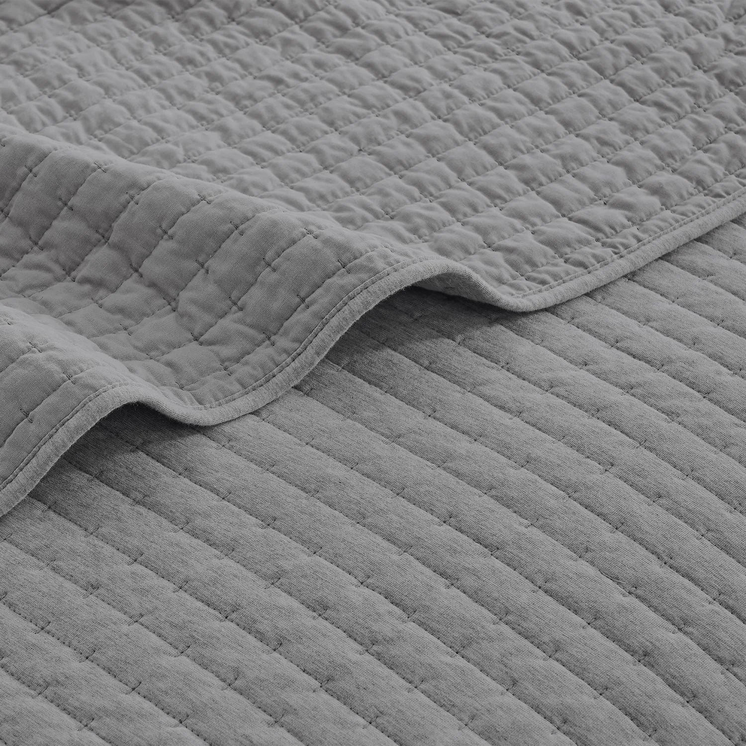 Wonderful 100% Cotton Jersey Detailed Channel Stitch All-Season 3-Piece Reversible Quilt Set